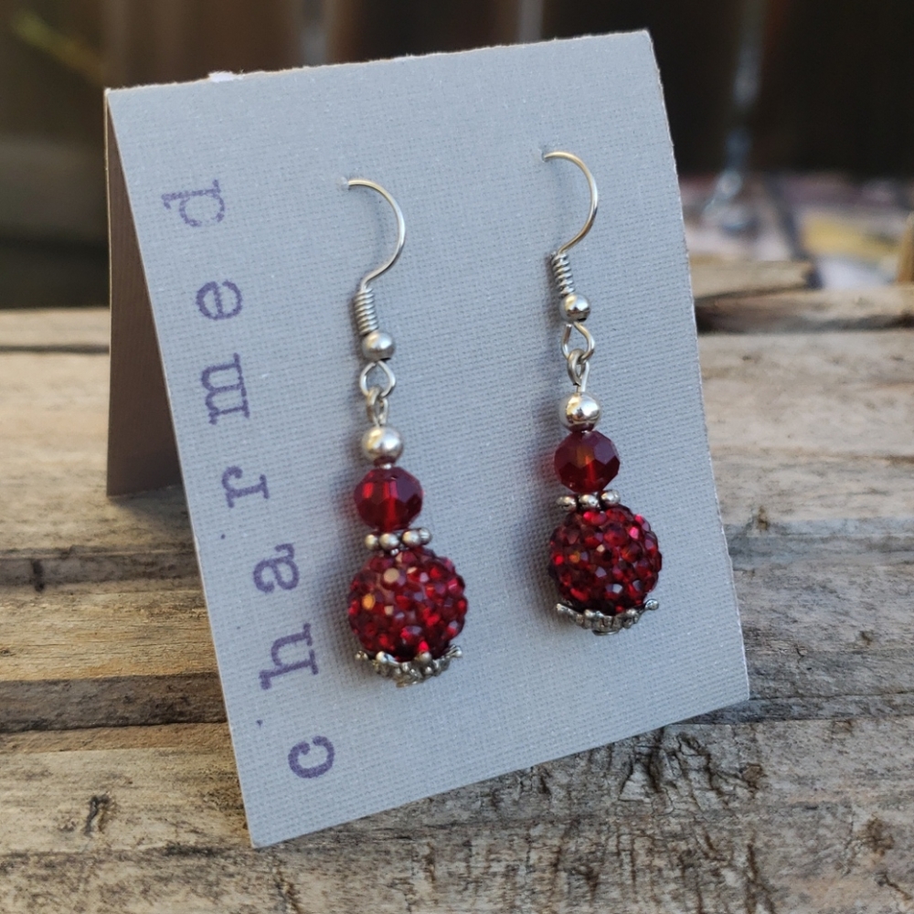 🍀 Red Sparkle Earings